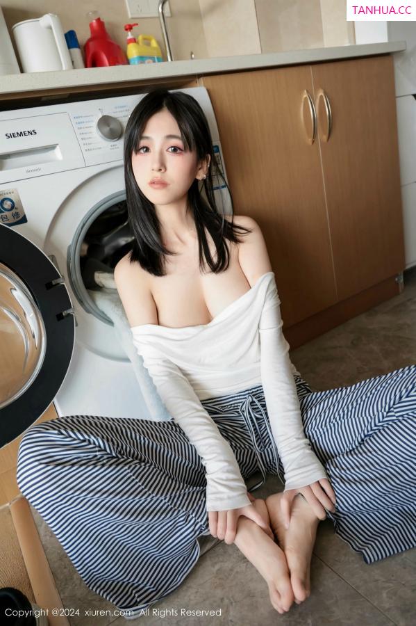  [XiuRen]高清写真图 2024.12.16 No.9605 奶芙乔乔 美腿黑丝第48张图片